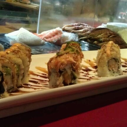 Foto tirada no(a) Tabu Sushi Bar &amp; Grill por Alex G. em 2/14/2012