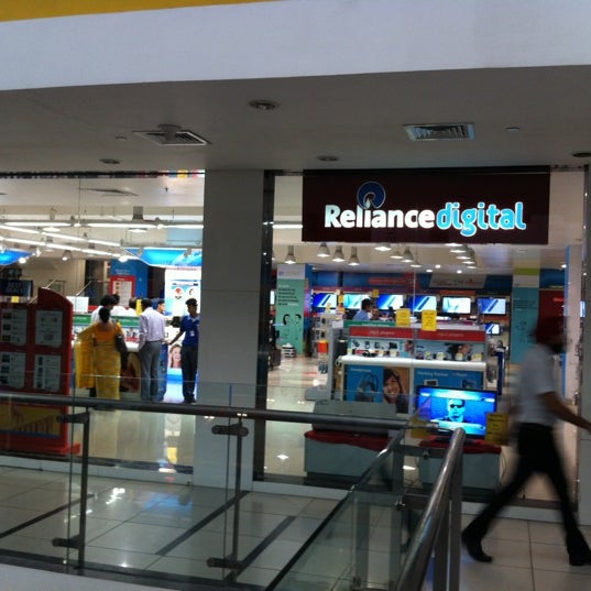 Reliance Digital Electronics Store in Lucknow