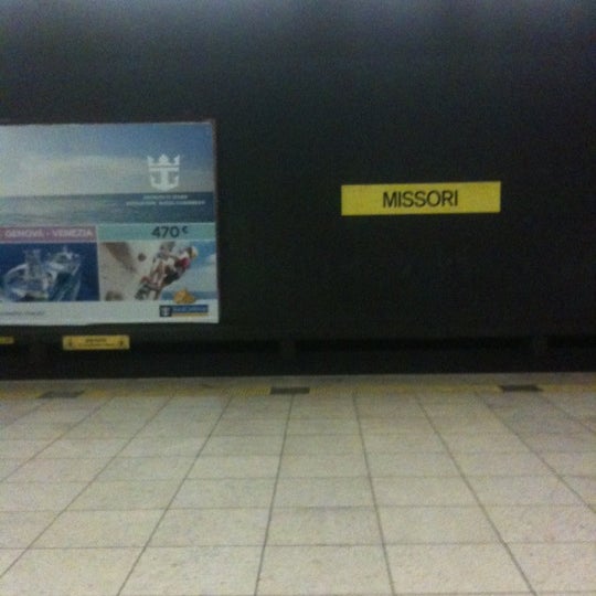 Foto di Metro Missori (M3) Stazione della metropolitana in Milano
