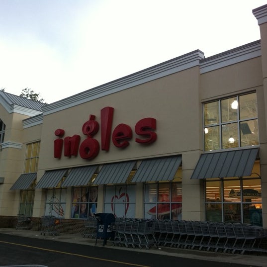 Ingles Market Grocery Store in Cashiers