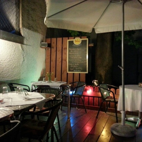 6/30/2012 tarihinde Benjamin D.ziyaretçi tarafından Pizzeria Osteria Da Giovanni'de çekilen fotoğraf