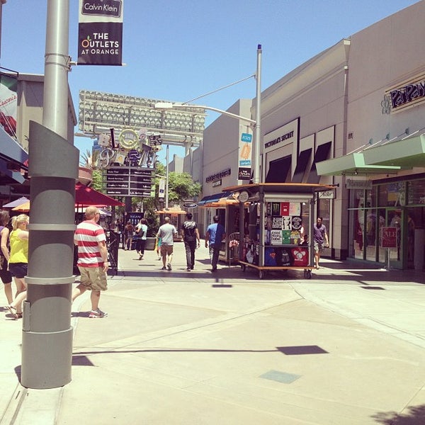 Are Dogs Allowed At The Outlets Of Orange