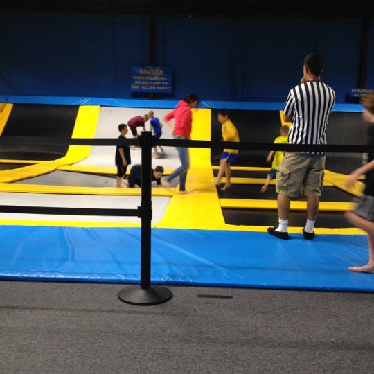 Photo taken at Bounce Trampoline Sports by Josey R. on 6/10/2012