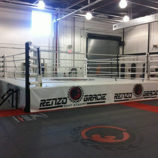 รูปภาพถ่ายที่ Renzo Gracie Fight Academy โดย Anthony A. เมื่อ 5/11/2012