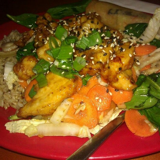 Photo taken at Pei Wei by Veronica R. on 4/5/2012