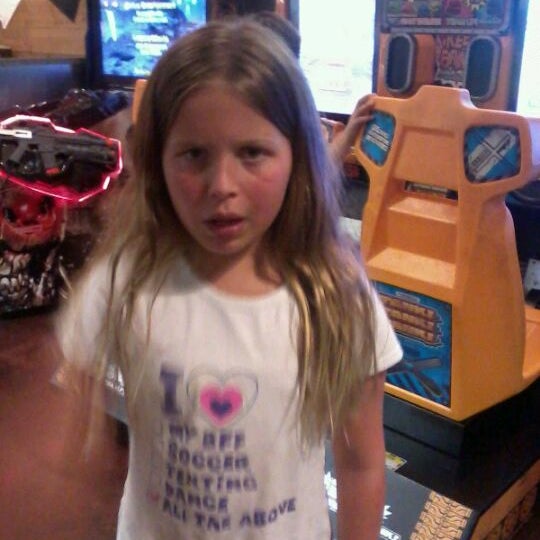 Photo taken at Fuddruckers by FRANK M. on 4/26/2012
