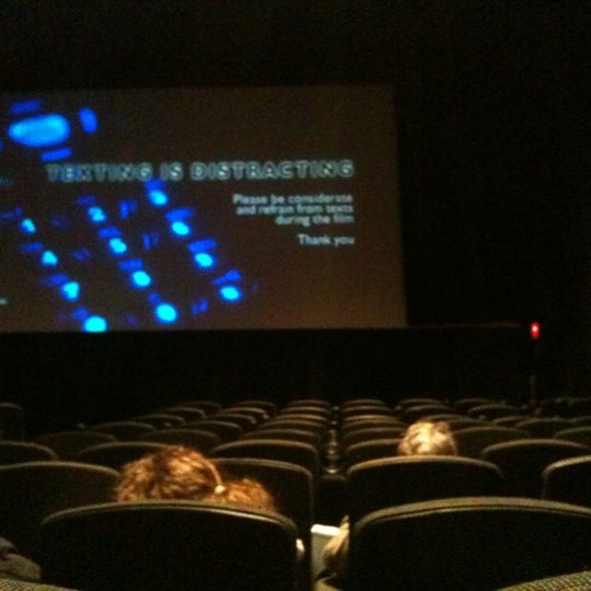 Снимок сделан в City Cinemas 86th Street East пользователем Eric N. 2/12/2012