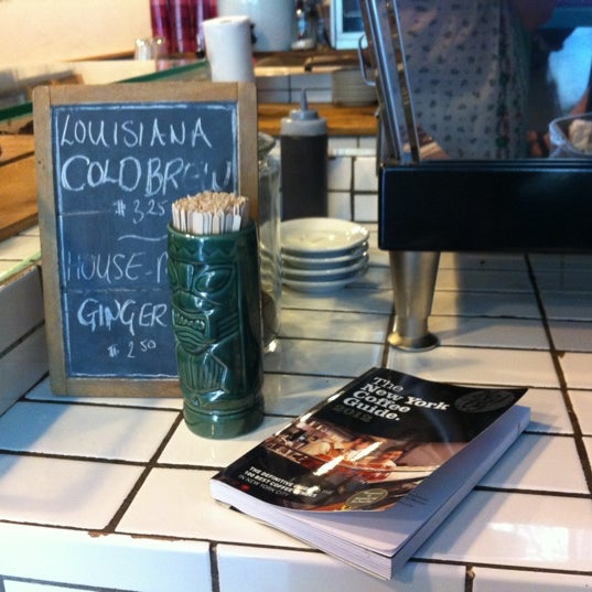 8/24/2012 tarihinde thecoffeebeanersziyaretçi tarafından Glass Shop'de çekilen fotoğraf