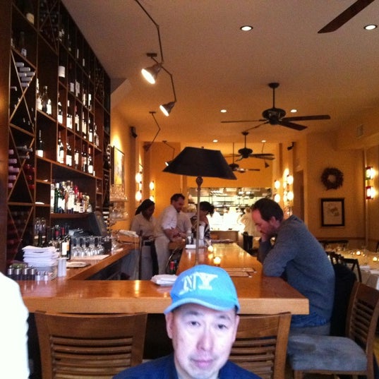 รูปภาพถ่ายที่ Danny Brown Wine Bar &amp; Kitchen โดย Tiffany L. เมื่อ 3/7/2012