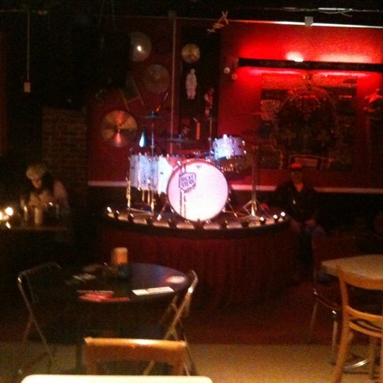 Photo taken at Roxy &amp; Duke&#39;s Roadhouse by Chang S. on 5/3/2012