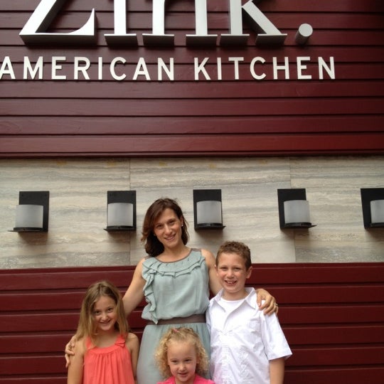 5/13/2012에 Tom B.님이 Zink. American Kitchen에서 찍은 사진