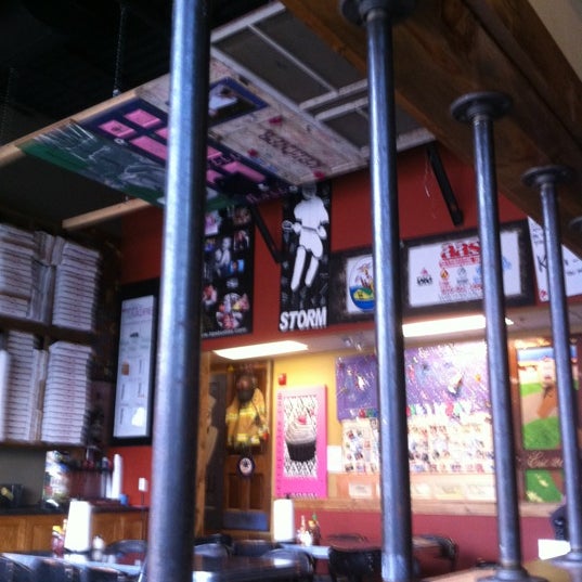 8/17/2012 tarihinde Mitch M.ziyaretçi tarafından Next Door Pizza &amp; Pub'de çekilen fotoğraf