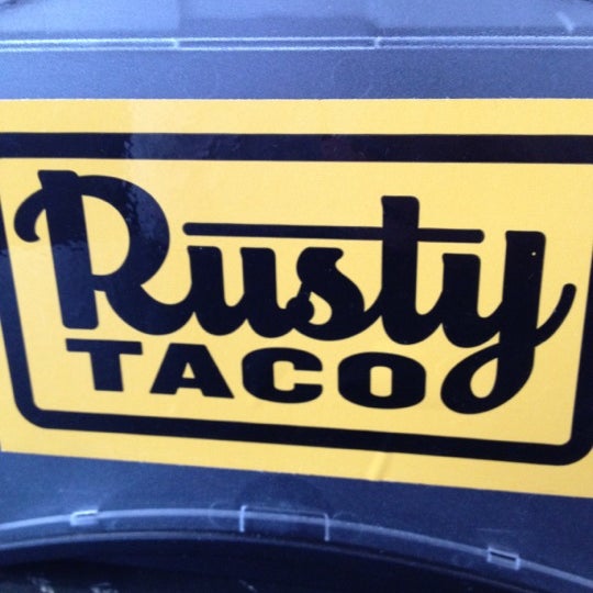 Foto tirada no(a) Rusty Taco por Noah R. em 6/5/2012