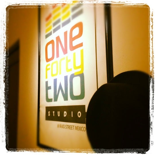 8/25/2012にAdrián A.がOne Forty Two Studioで撮った写真
