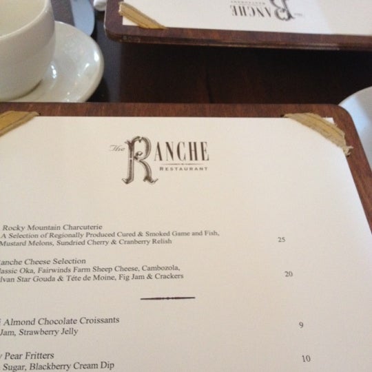 Снимок сделан в Bow Valley Ranche Restaurant пользователем Christina 3/11/2012
