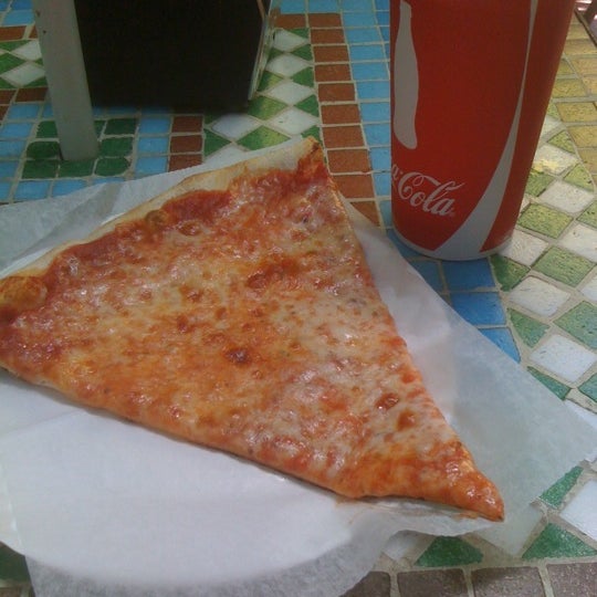 Снимок сделан в My Little Pizzeria пользователем Ida O. 6/28/2012