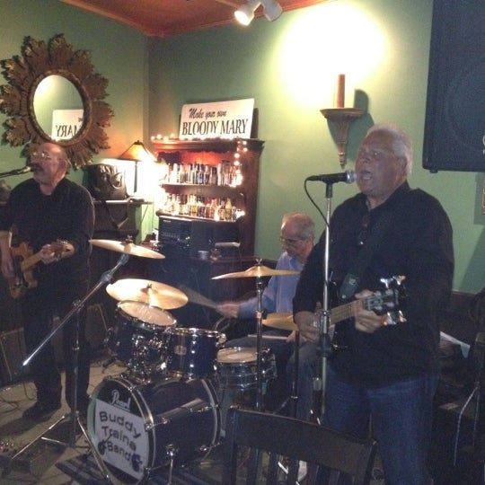 Photo prise au Whistling Willie&#39;s American Grill par Marcelle le3/25/2012