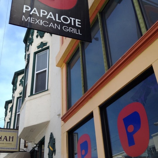 รูปภาพถ่ายที่ Papalote Mexican Grill โดย Dan เมื่อ 8/16/2012