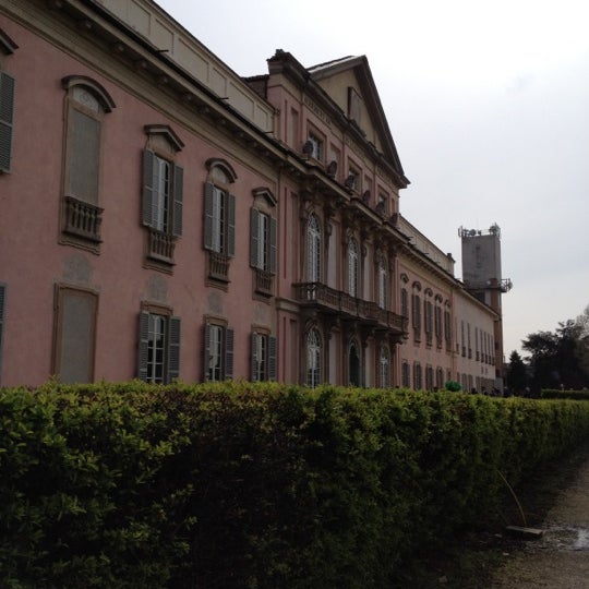 รูปภาพถ่ายที่ Castello Di Belgioioso โดย Marco B. เมื่อ 4/9/2012