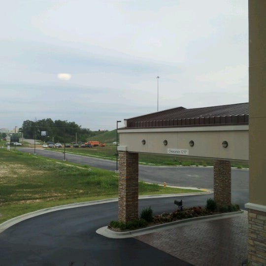 Photo taken at Fairfield Inn &amp; Suites Tulsa Southeast/Crossroads Village by Tamer Z. on 9/13/2012