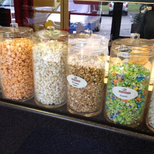 Photo taken at Carolina Popcorn Shoppe by Belynda T. on 8/28/2012