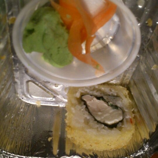Foto diambil di Mikan Sushi Santiago oleh Fernando Z. pada 5/24/2012