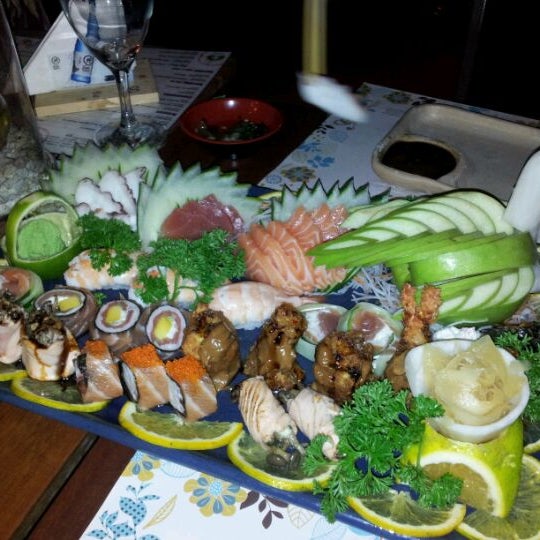 Das Foto wurde bei The Garden Sushi Bar von BEATRIZ B. am 6/13/2012 aufgenommen