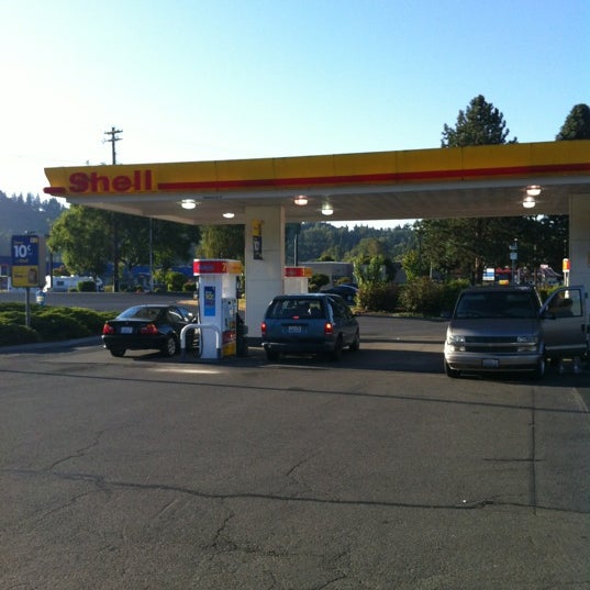 Das Foto wurde bei Shell von Nicholas W. am 9/4/2012 aufgenommen