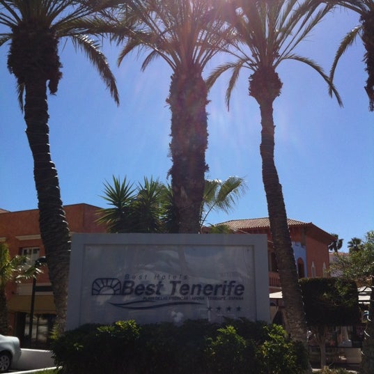 Photo taken at Hotel Best Tenerife by Robert H. on 5/2/2012