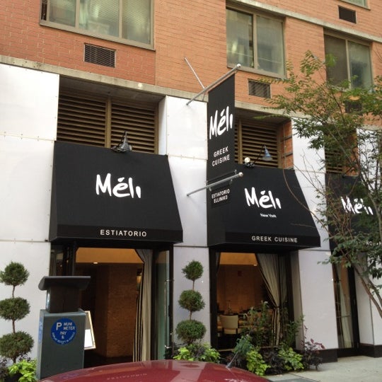 Foto tirada no(a) Meli Restaurant por Bill H. em 9/9/2012