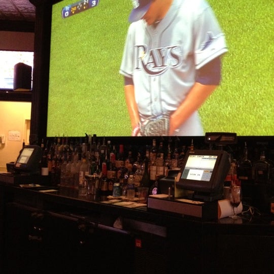 4/15/2012にKayren L.がChampions Sports Barで撮った写真