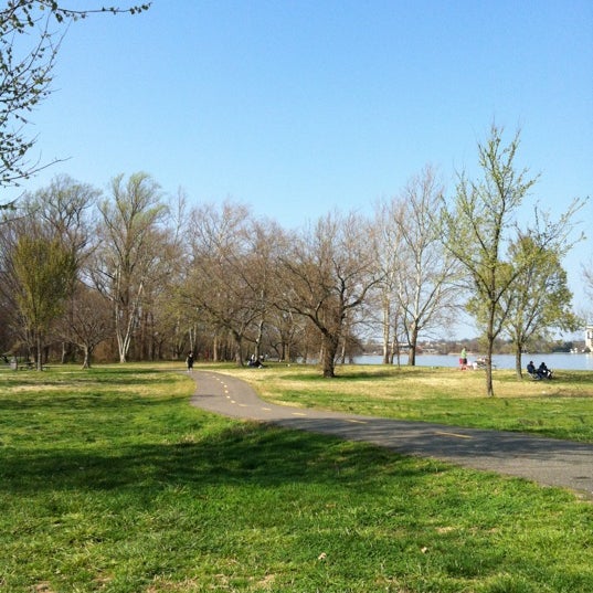 Photos at Belle Haven Park Park in Alexandria