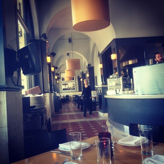 8/30/2012 tarihinde Maria O.ziyaretçi tarafından Pizzeria Ortica'de çekilen fotoğraf