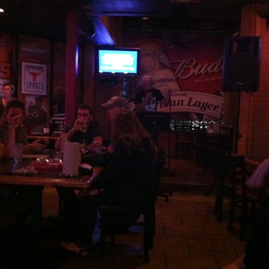 6/20/2012にAaron W.がFowler&#39;s Sports Barで撮った写真