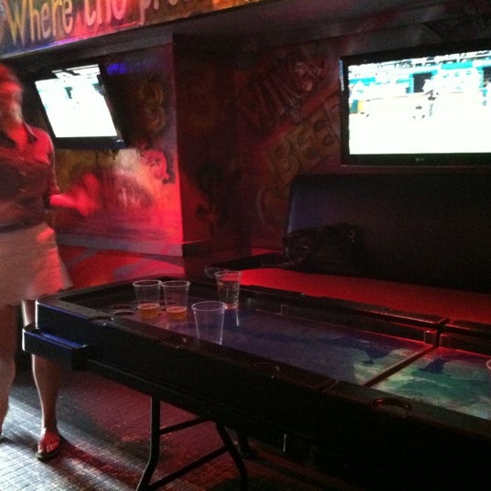 Foto tirada no(a) The $3 Tavern por Jeff E. em 5/26/2012