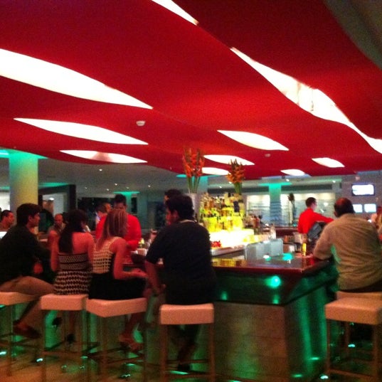 Foto diambil di Lobby Bar oleh Alfredo V. pada 6/30/2012