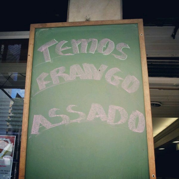 5/6/2012 tarihinde Fernanda B.ziyaretçi tarafından Confeitaria Itajai'de çekilen fotoğraf
