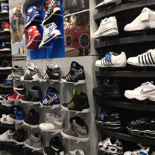 Foot Locker - Nepean, ON