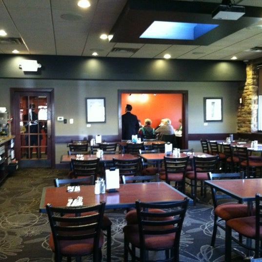 Das Foto wurde bei Larry&#39;s II Restaurant von ash d. am 3/27/2012 aufgenommen