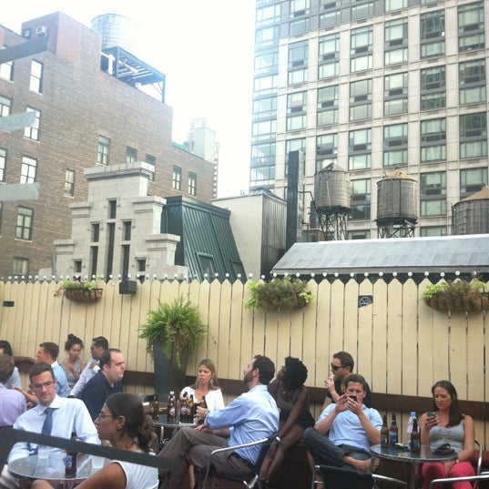 รูปภาพถ่ายที่ La Quinta Inn and Suites Manhattan โดย Whitney T. เมื่อ 7/24/2012