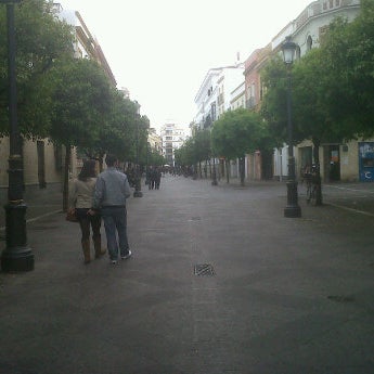 Photo taken at Calle Larga by Carlos Ismael S. on 4/14/2012