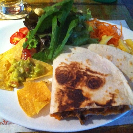 5/25/2012 tarihinde Marcos D.ziyaretçi tarafından El Burrito'de çekilen fotoğraf