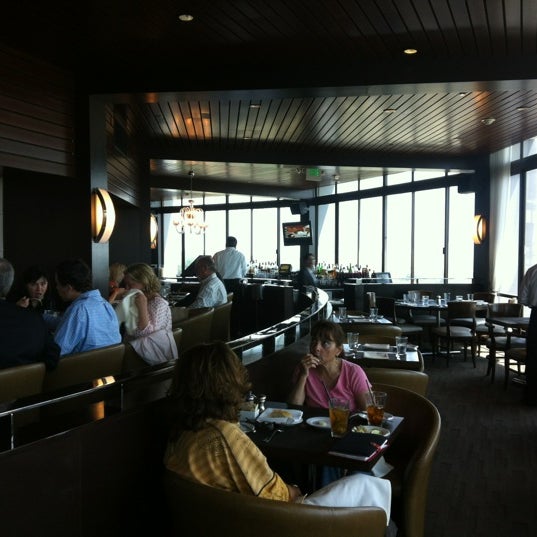 4/19/2012 tarihinde Sazones O.ziyaretçi tarafından West Restaurant &amp; Lounge'de çekilen fotoğraf