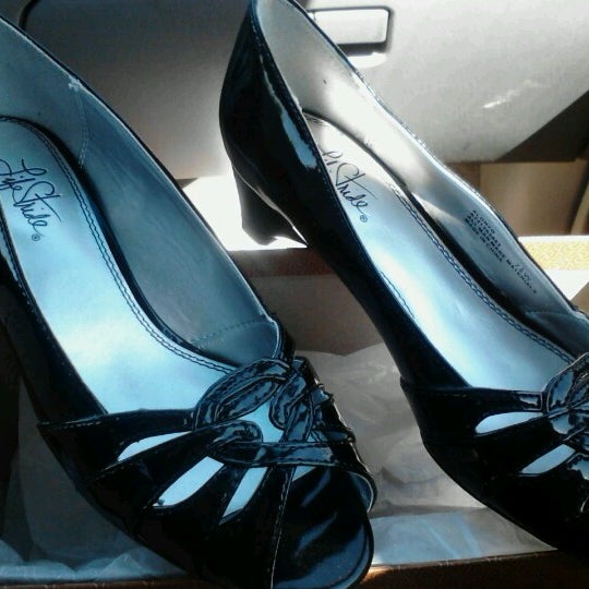 rack room shoes silver heels