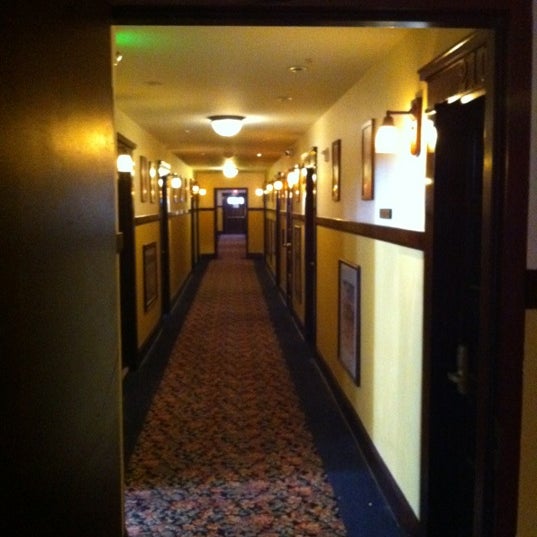 รูปภาพถ่ายที่ Glen Tavern Inn โดย Josue D. เมื่อ 5/28/2012