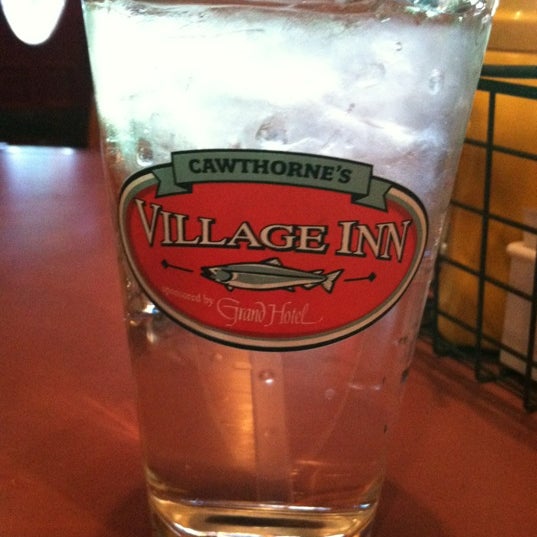 4/27/2012にMarie W.がVillage Inn Restaurantで撮った写真