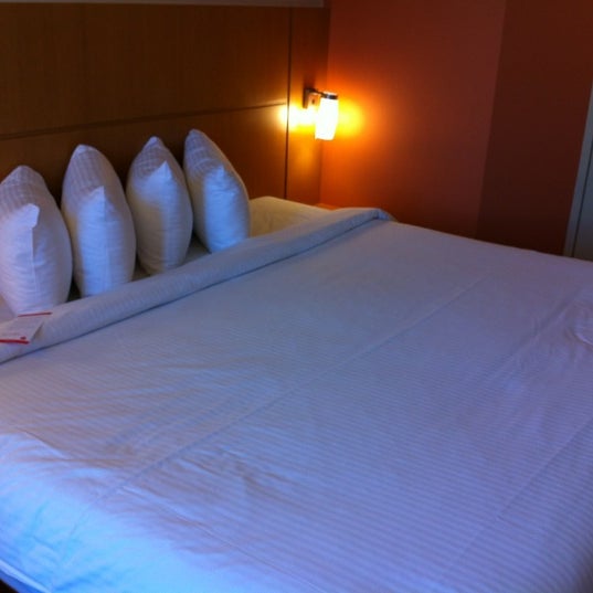 Photo taken at ibis Singapore on Bencoolen by Jacklyn Y. on 6/13/2012
