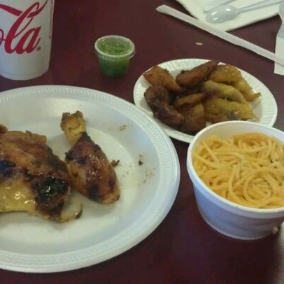 Photo taken at Dodo&#39;s Chicken by Candy S. on 4/24/2012