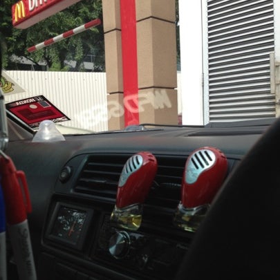 Снимок сделан в Shell Petrol Station пользователем melissa edora 8/18/2012