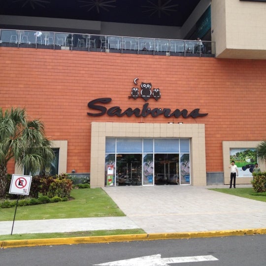 Sanborns Department Store in Panamá